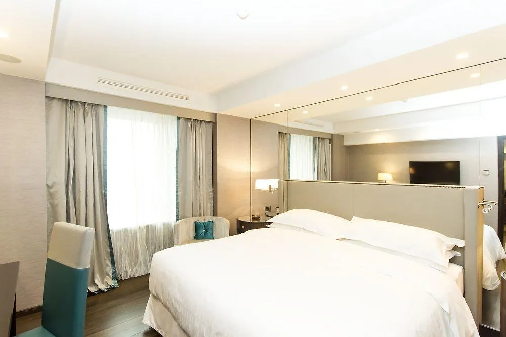 Sheraton Bucharest Hotel 5*,