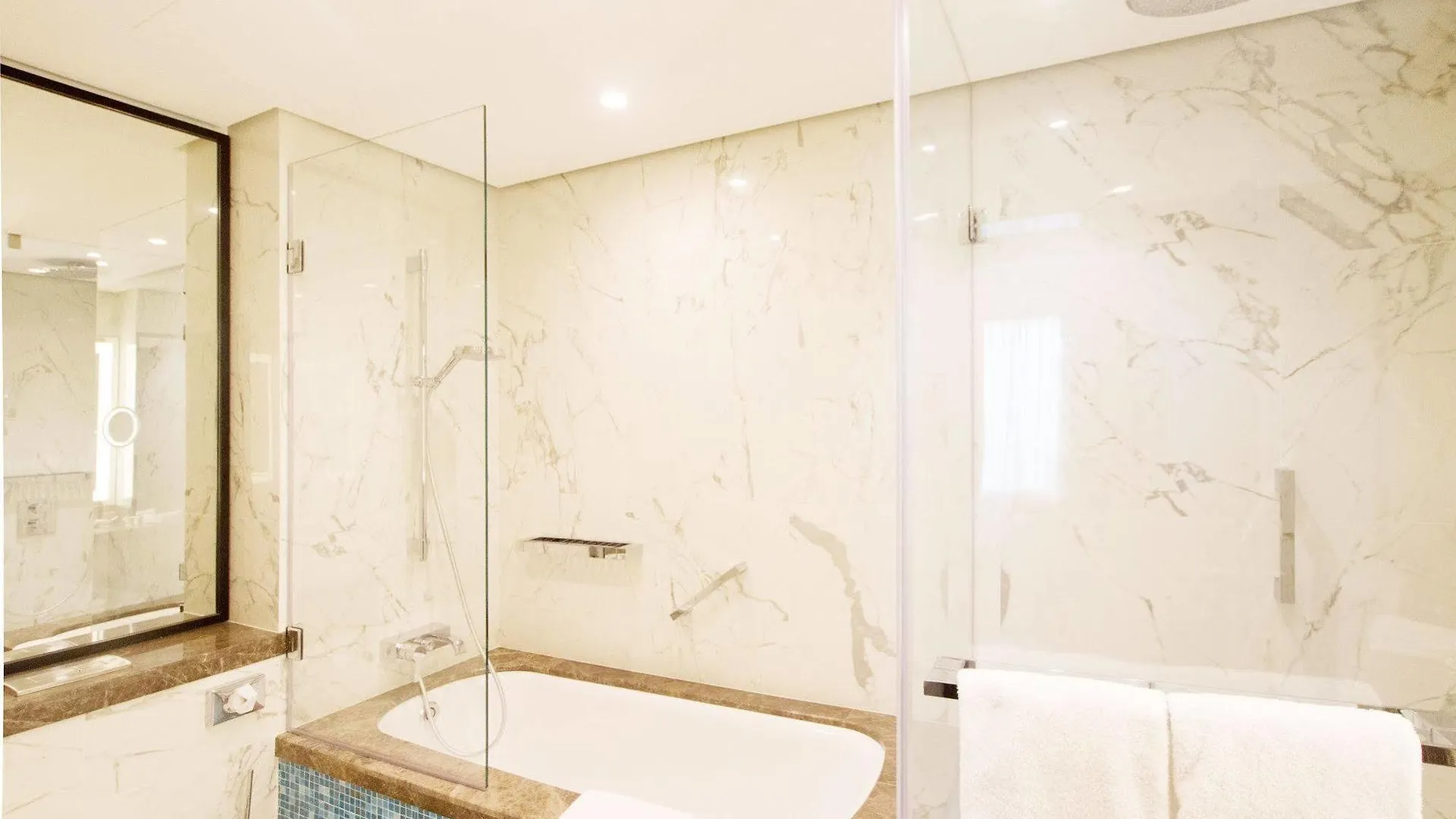 *****  Sheraton Bucharest Hotel Румыния