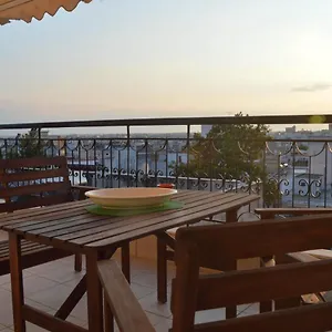 https://marinas-apartment-thessaloniki.hotels-of-thessaloniki.com